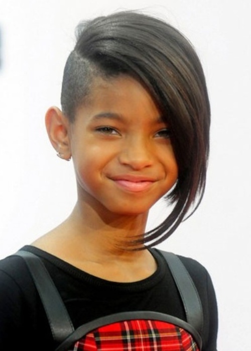 Willow Smith side shave hairstyle with Buzz look